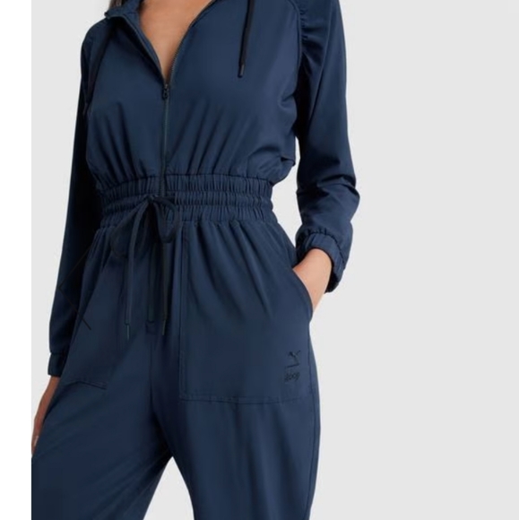 GOOP X PUMA lightweight Windbreaker Jumpsuit XS - Picture 4 of 10
